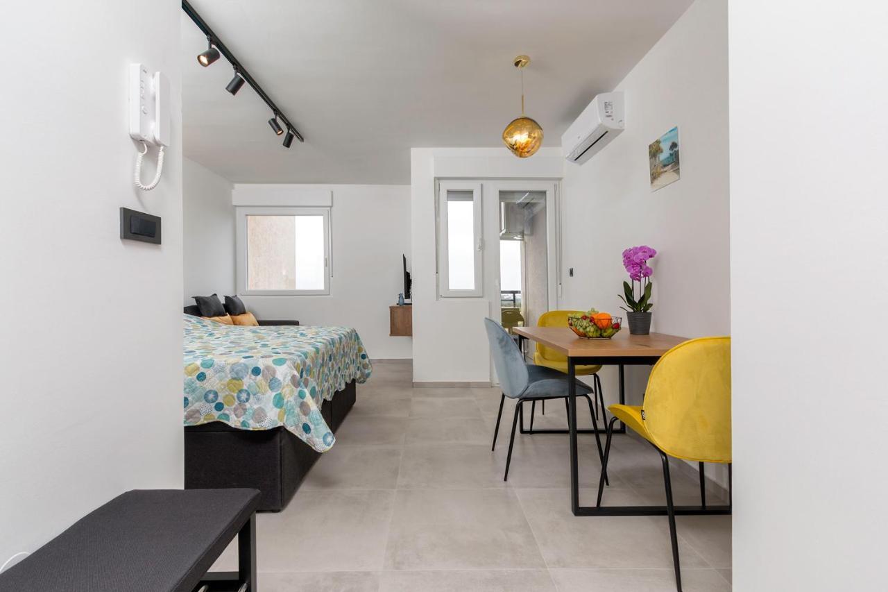 Tramonto Apartment Pula Luaran gambar