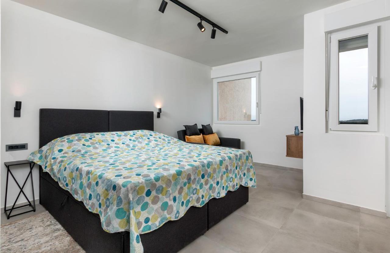 Tramonto Apartment Pula Luaran gambar